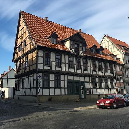 Апартаменты Kaufmannshaus Anno 1613 Кведлинбург Экстерьер фото